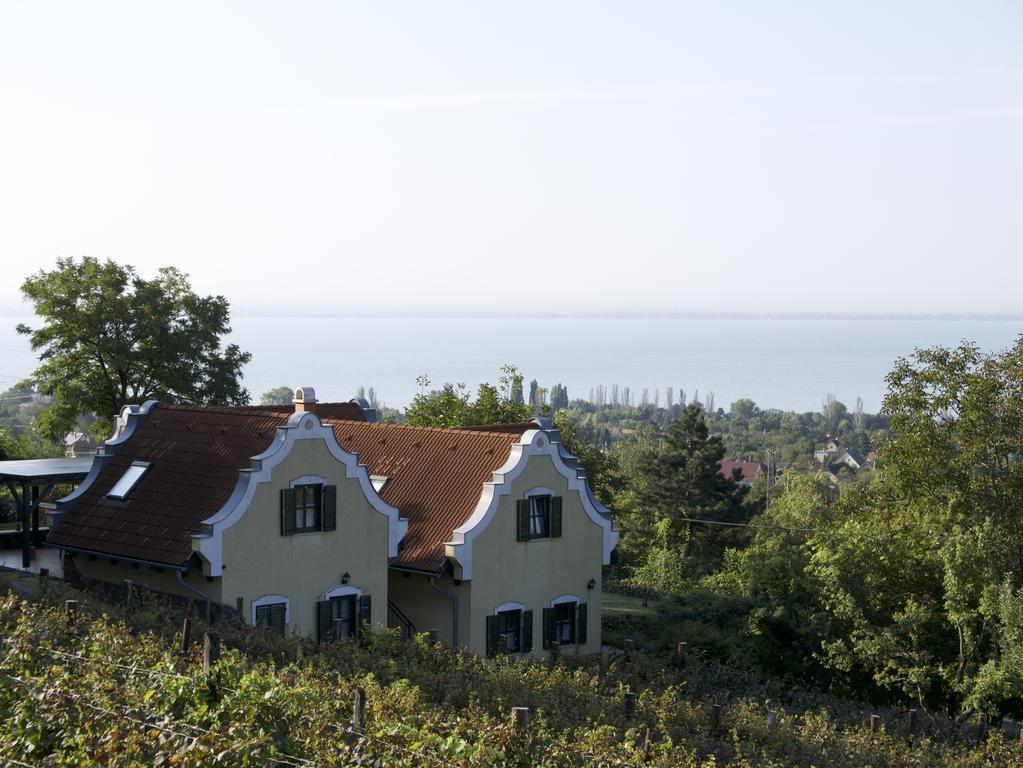 Hillside Apartments Révfülöp Eksteriør bilde