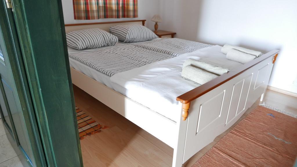 Hillside Apartments Révfülöp Eksteriør bilde