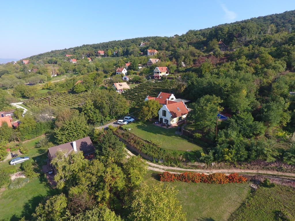 Hillside Apartments Révfülöp Eksteriør bilde